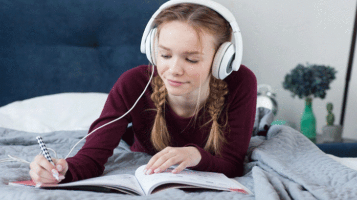 音楽を聴きながら勉強に集中できる？メリットとおすすめの音楽まとめ