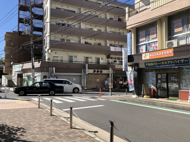 中山駅周辺