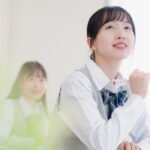 授業を受ける少女